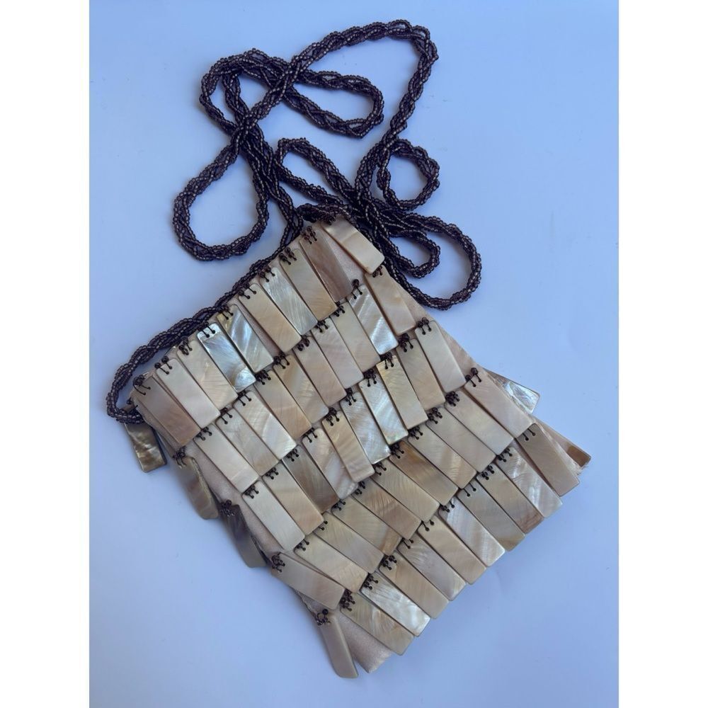 Vintage MAD by DESIGN
Natural Mother of Pearl ~Silk ~Crossbody Bag~ Dusty Pink